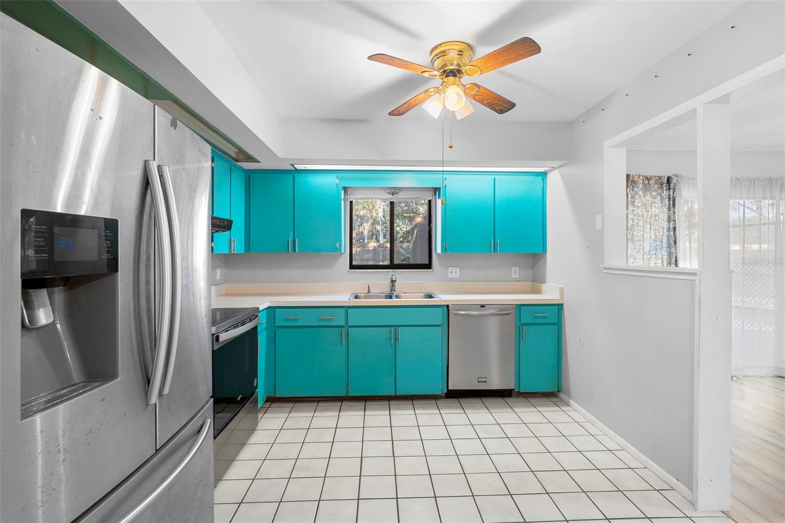 Image 10 of 41 For 8315 Camphor Tree Drive