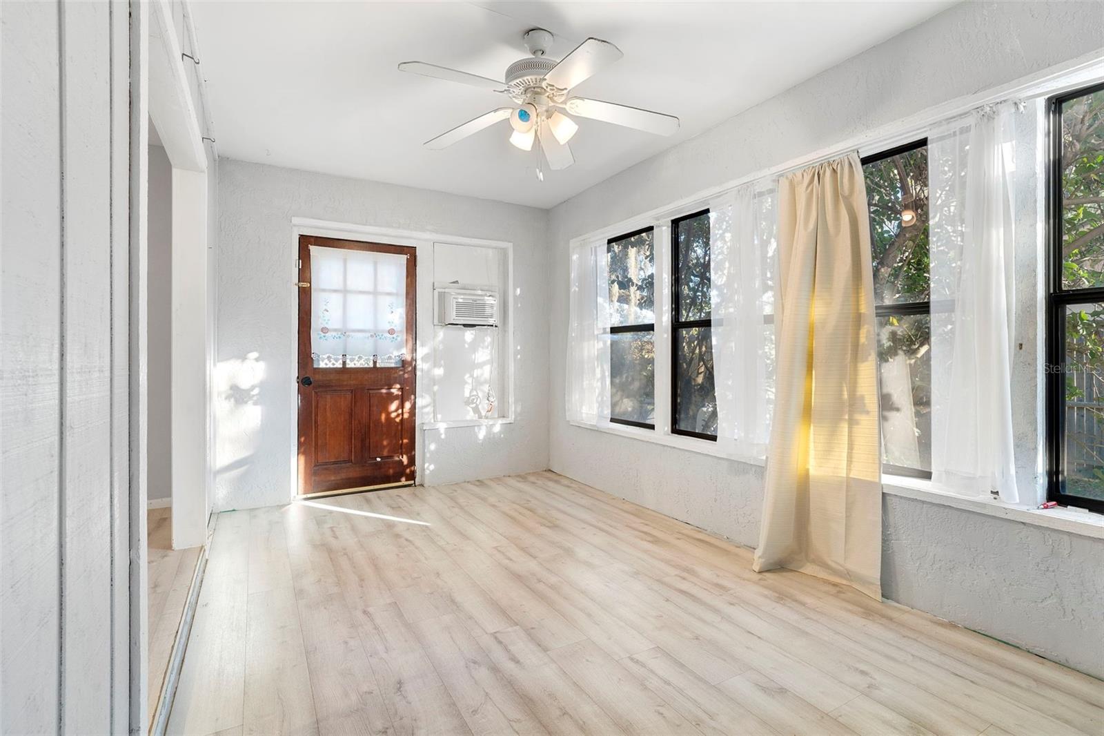 Image 15 of 41 For 8315 Camphor Tree Drive