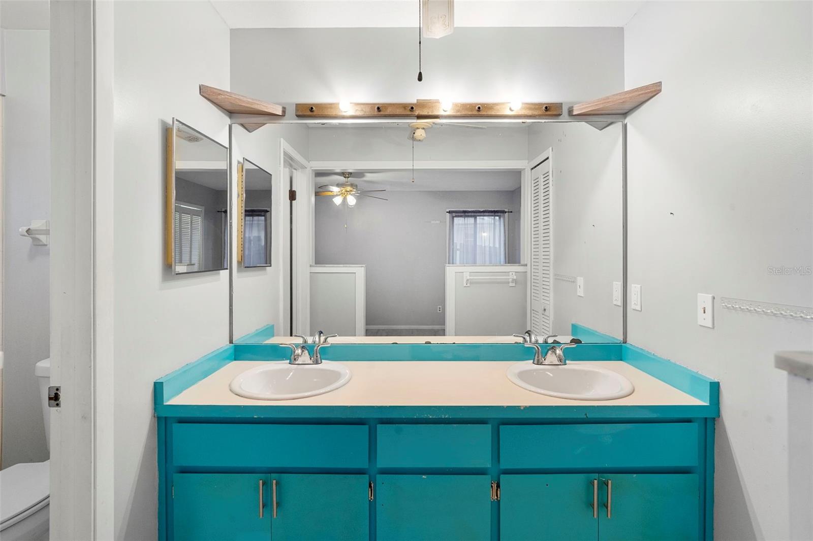 Image 21 of 41 For 8315 Camphor Tree Drive