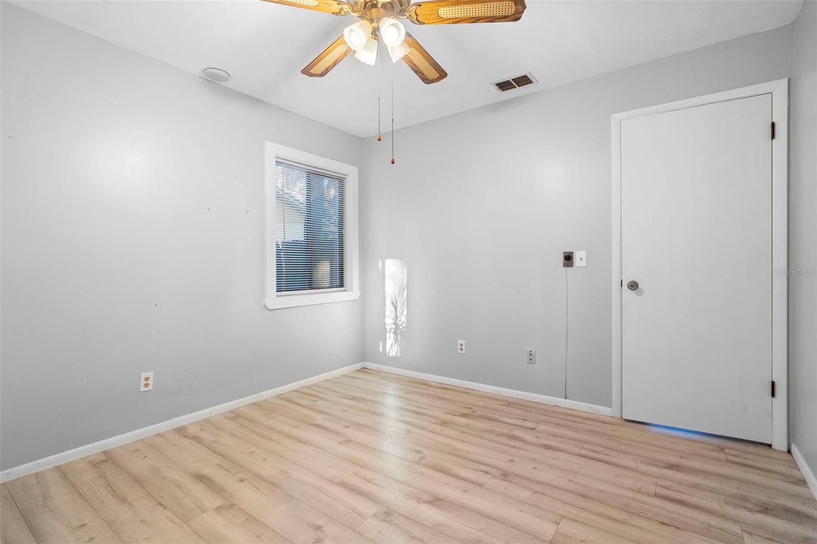 Image 25 of 41 For 8315 Camphor Tree Drive