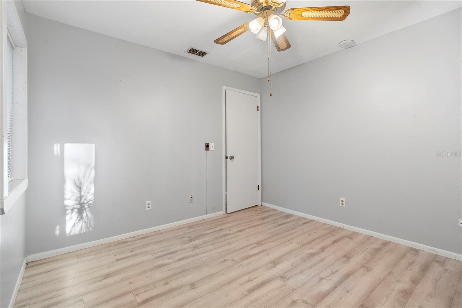 Image 26 of 41 For 8315 Camphor Tree Drive