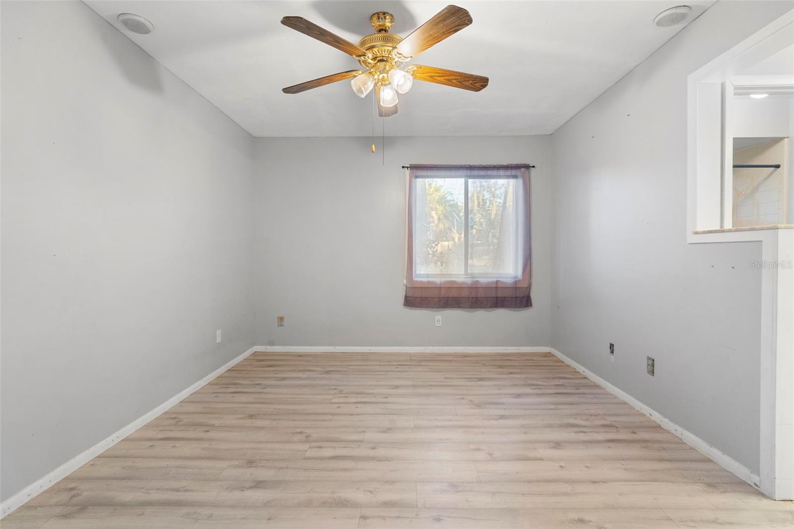 Image 27 of 41 For 8315 Camphor Tree Drive