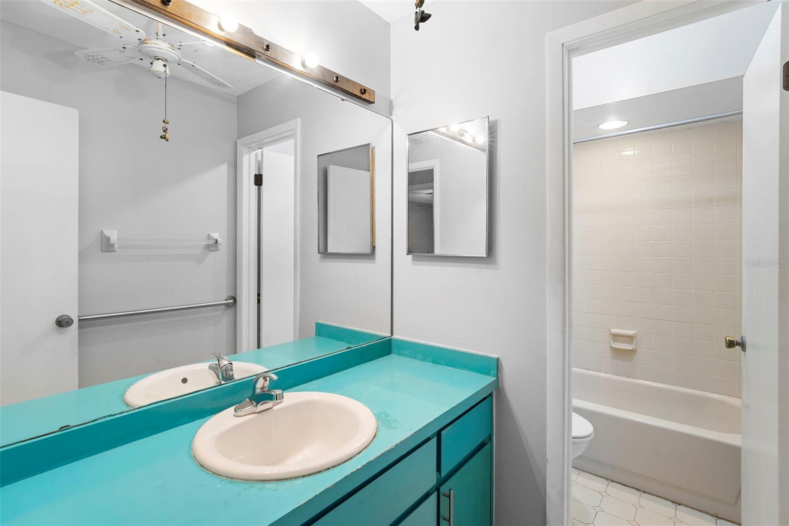 Image 28 of 41 For 8315 Camphor Tree Drive