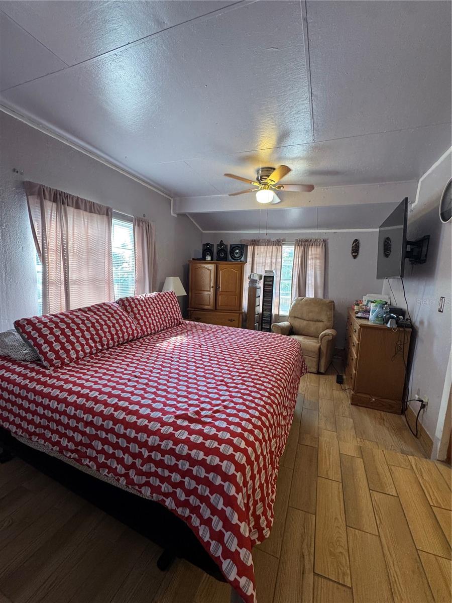 Image 19 of 26 For 2209 Mitch Ct E.