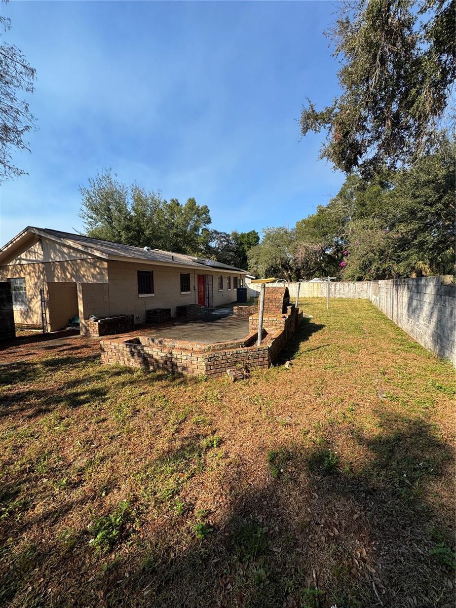 Image 23 of 26 For 2209 Mitch Ct E.