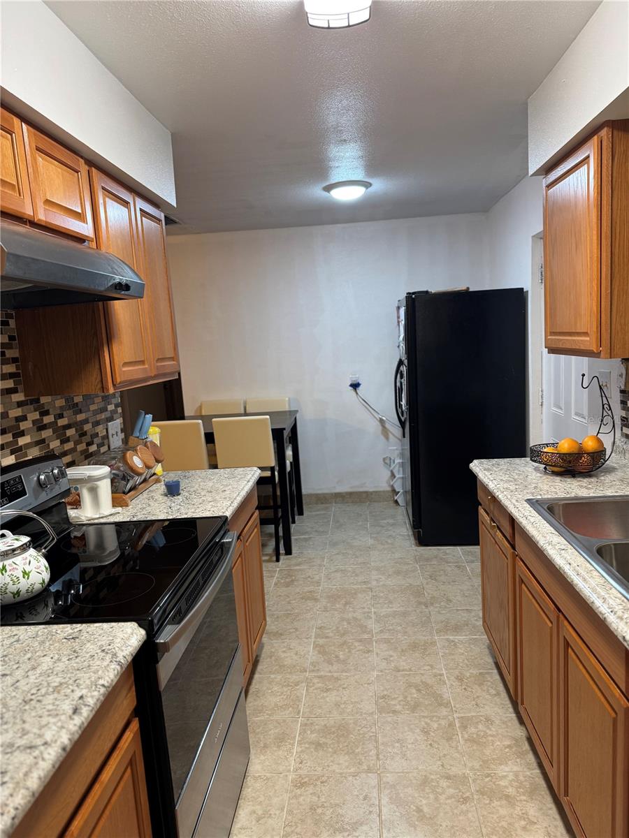 Image 4 of 26 For 2209 Mitch Ct E.