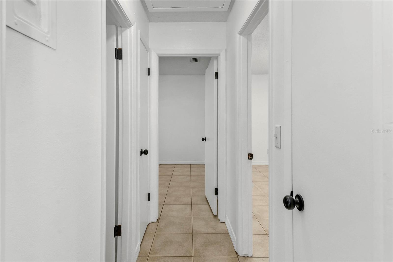 Image 11 of 18 For 2905 Central Boulevard