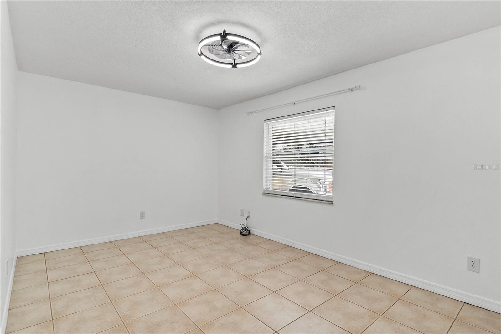 Image 12 of 18 For 2905 Central Boulevard