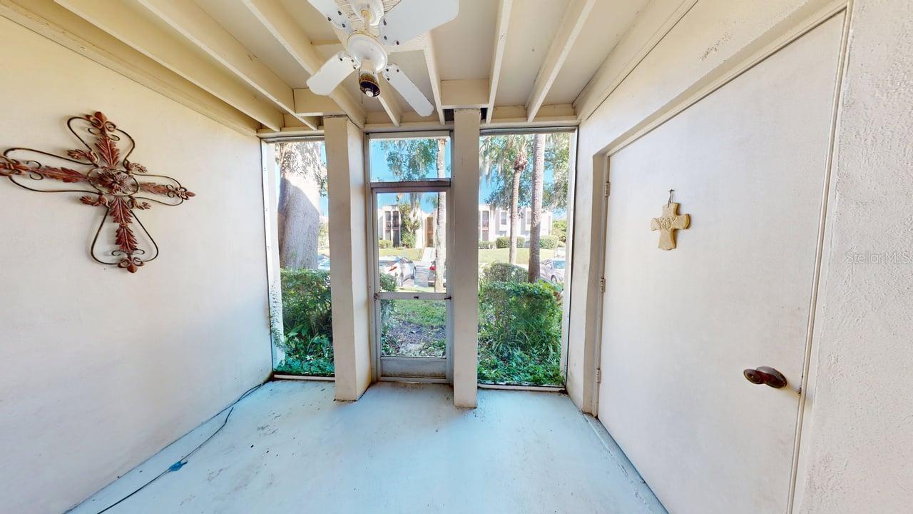 Image 16 of 21 For 518 Orange 12