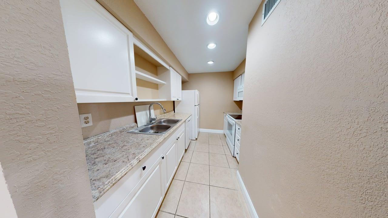 Image 7 of 21 For 518 Orange 12