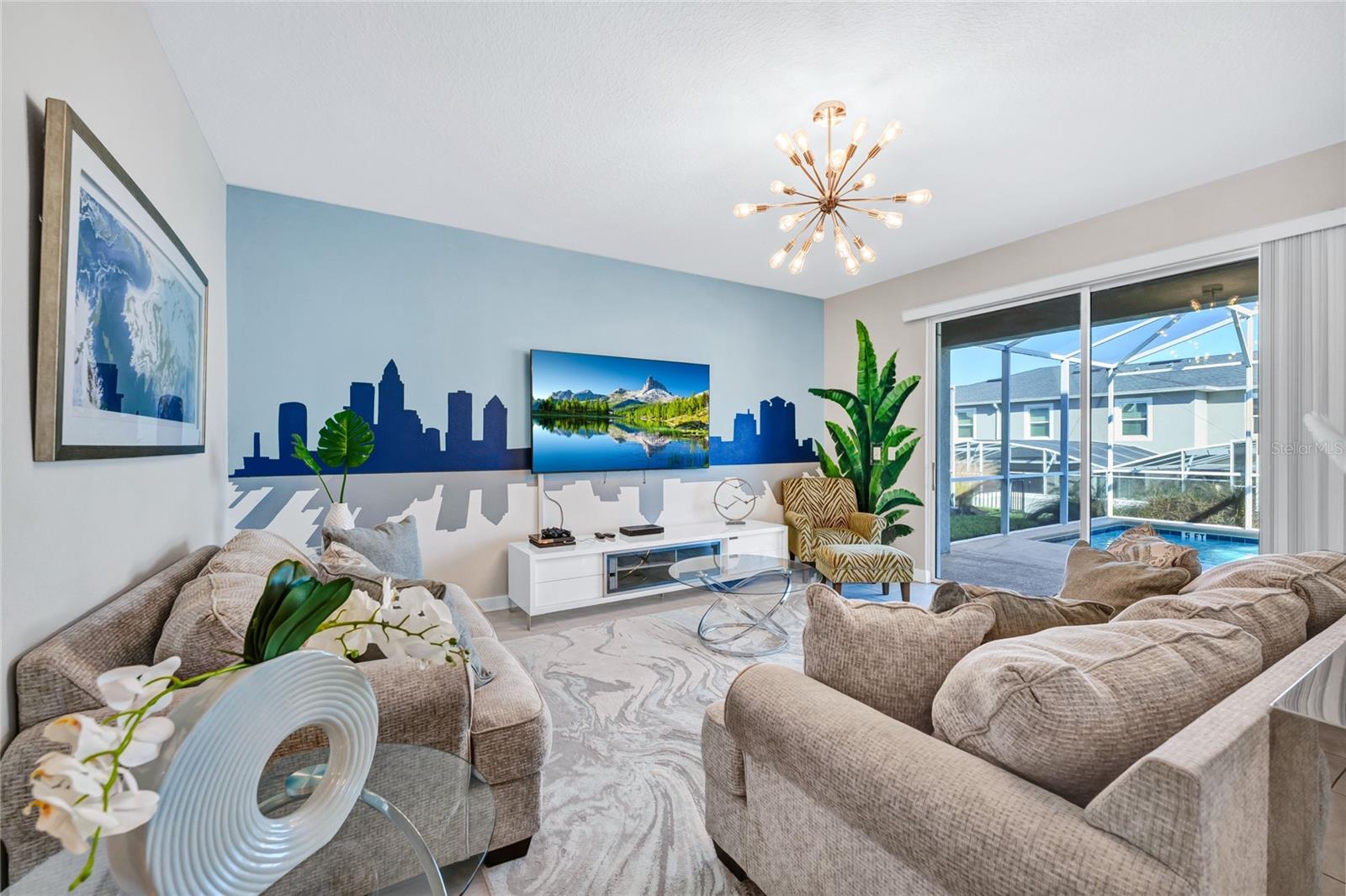 Image 2 of 68 For 1053 Leader Street