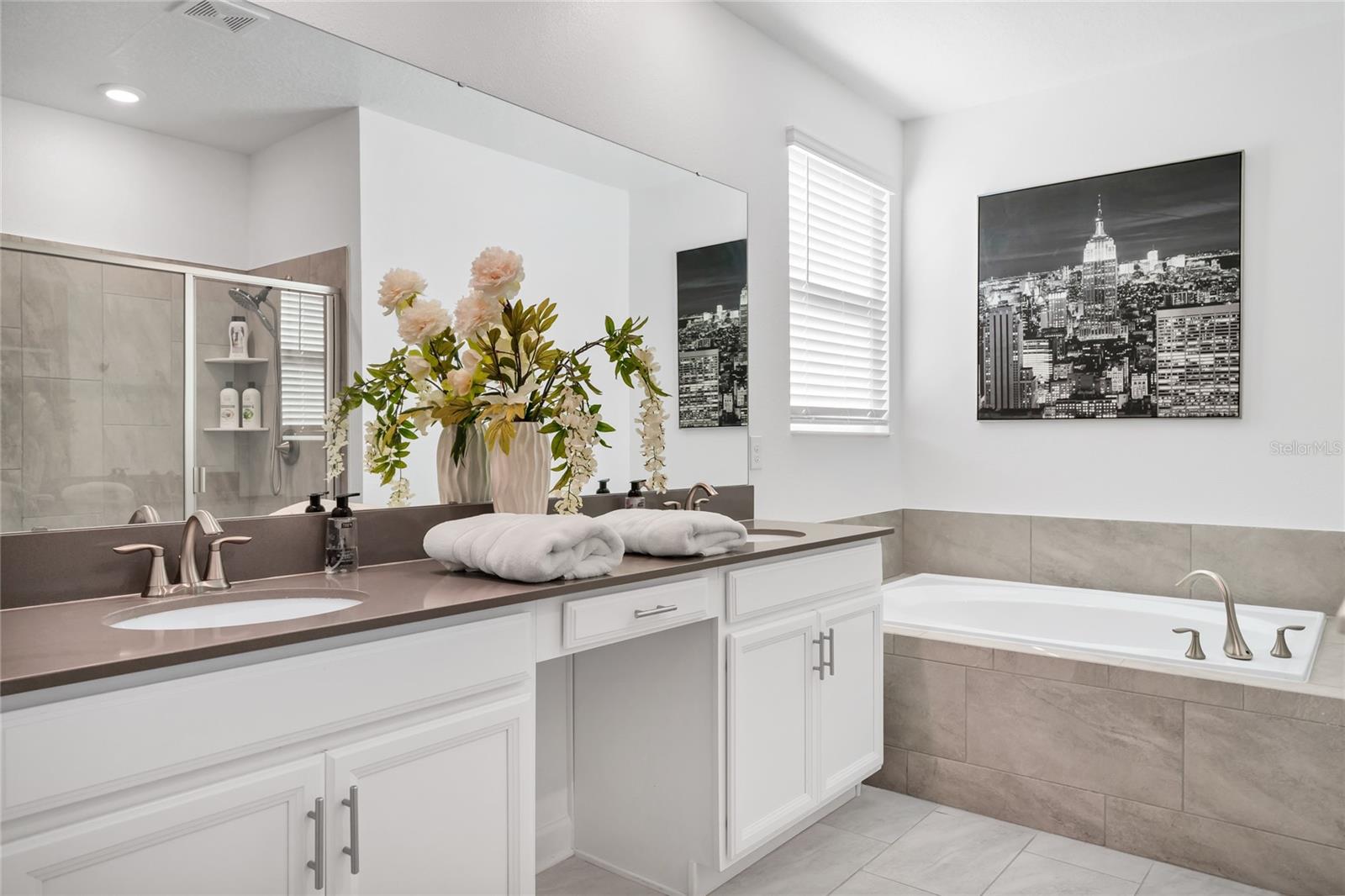 Image 24 of 68 For 1053 Leader Street