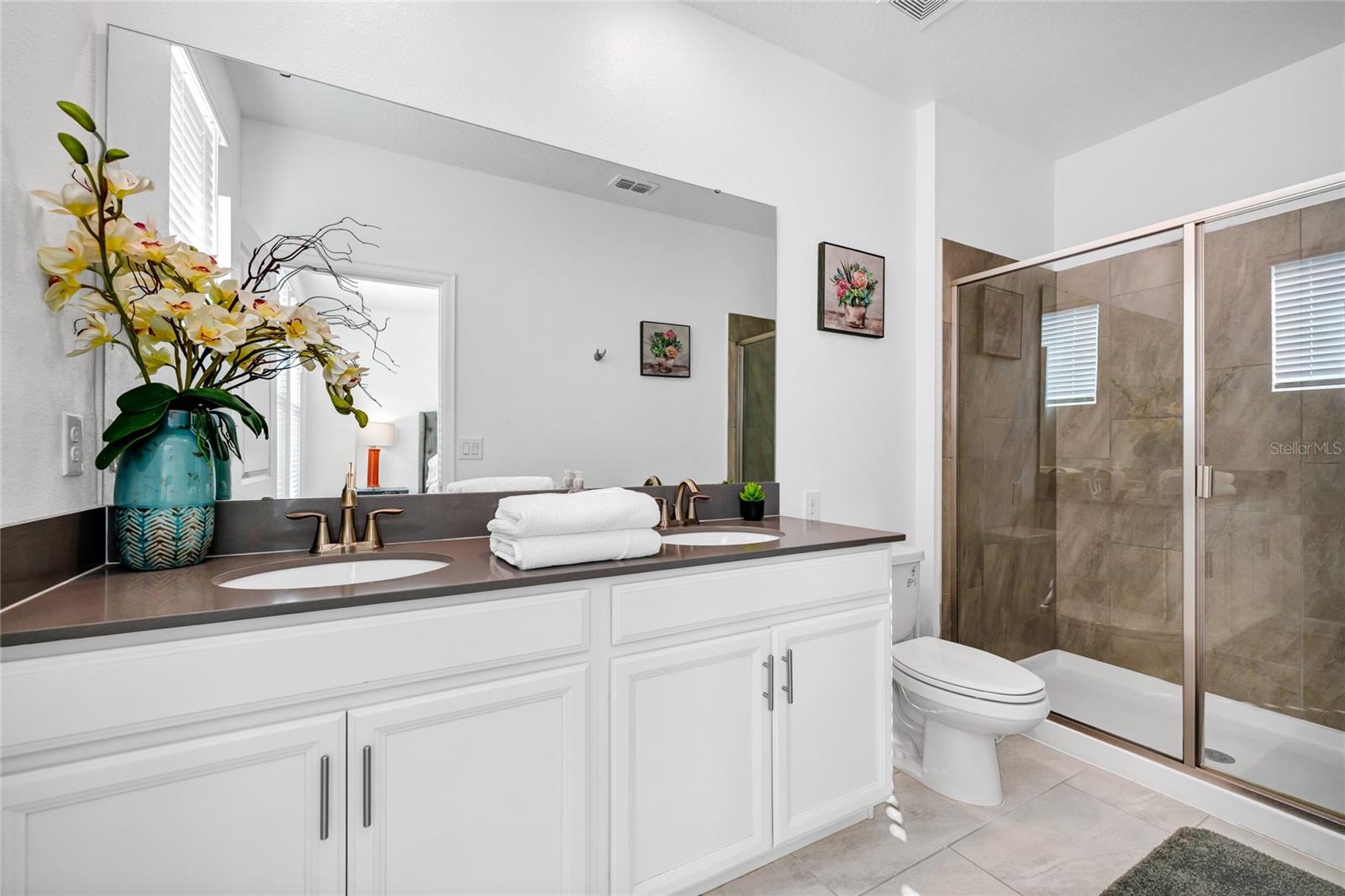 Image 36 of 68 For 1053 Leader Street