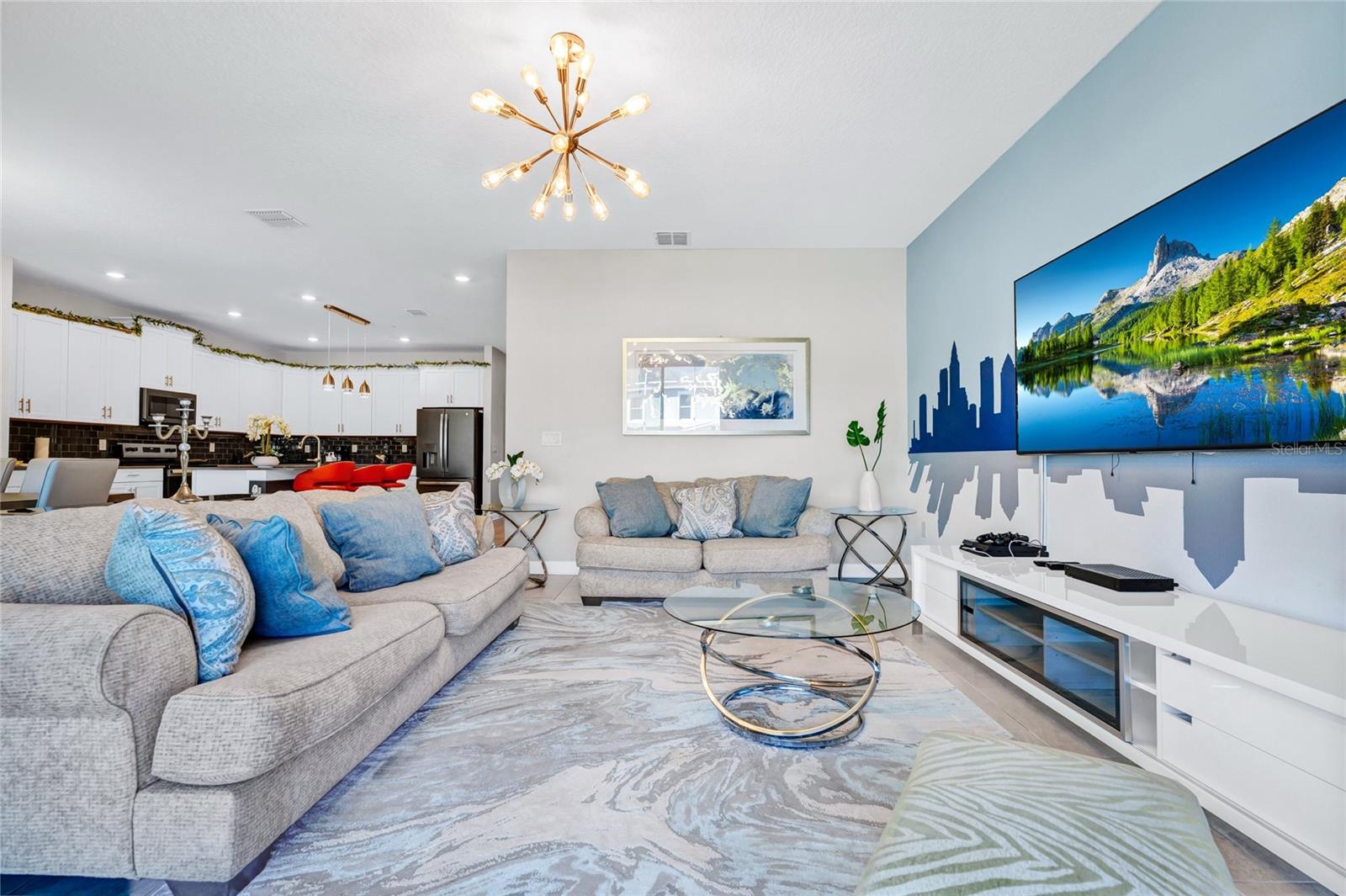 Image 4 of 68 For 1053 Leader Street