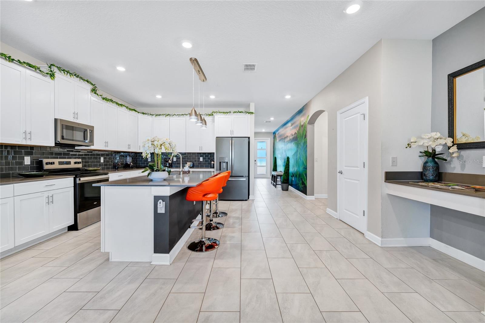 Image 5 of 68 For 1053 Leader Street