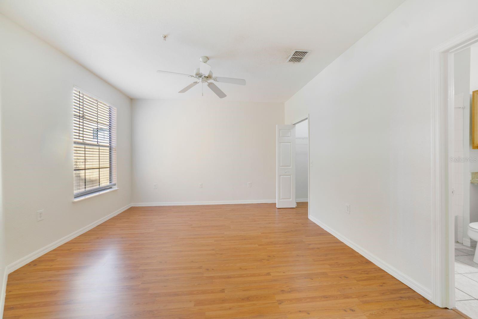 Image 15 of 21 For 6159 Metrowest Boulevard 204