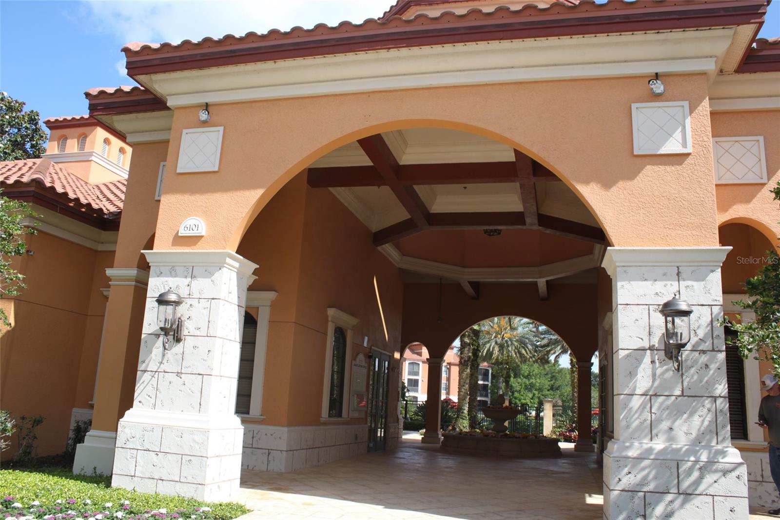 Image 16 of 21 For 6159 Metrowest Boulevard 204