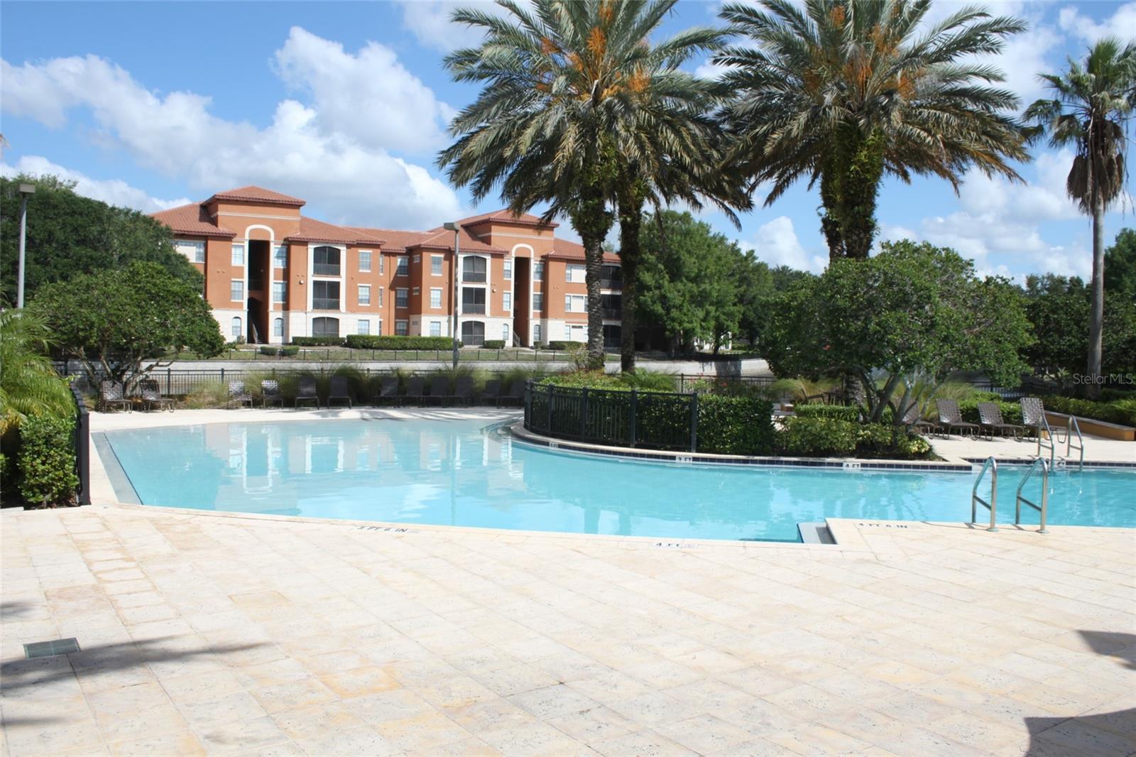 Image 18 of 21 For 6159 Metrowest Boulevard 204