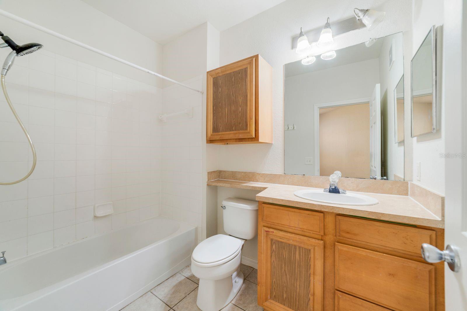 Image 5 of 21 For 6159 Metrowest Boulevard 204