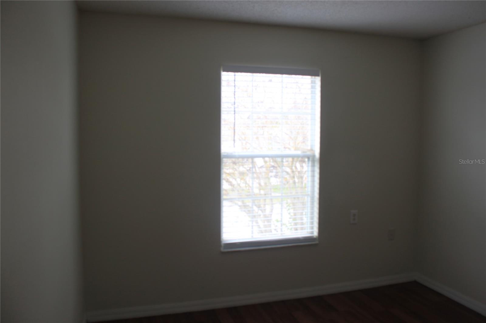 Image 12 of 17 For 213 Southbridge Circle