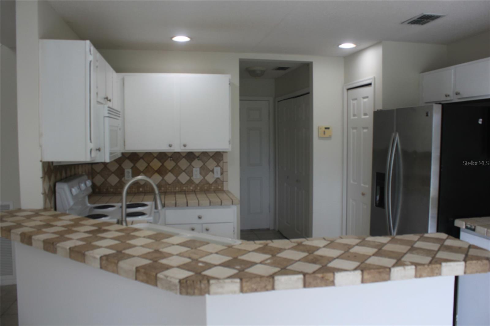 Image 5 of 17 For 213 Southbridge Circle