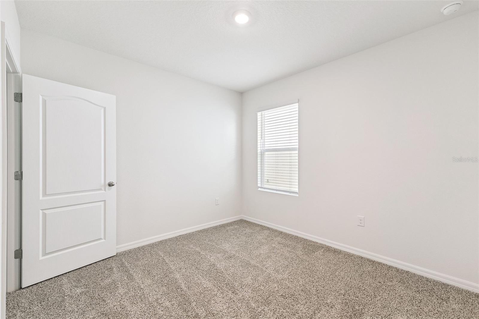 Image 19 of 35 For 2270 Lake Preserve Circle