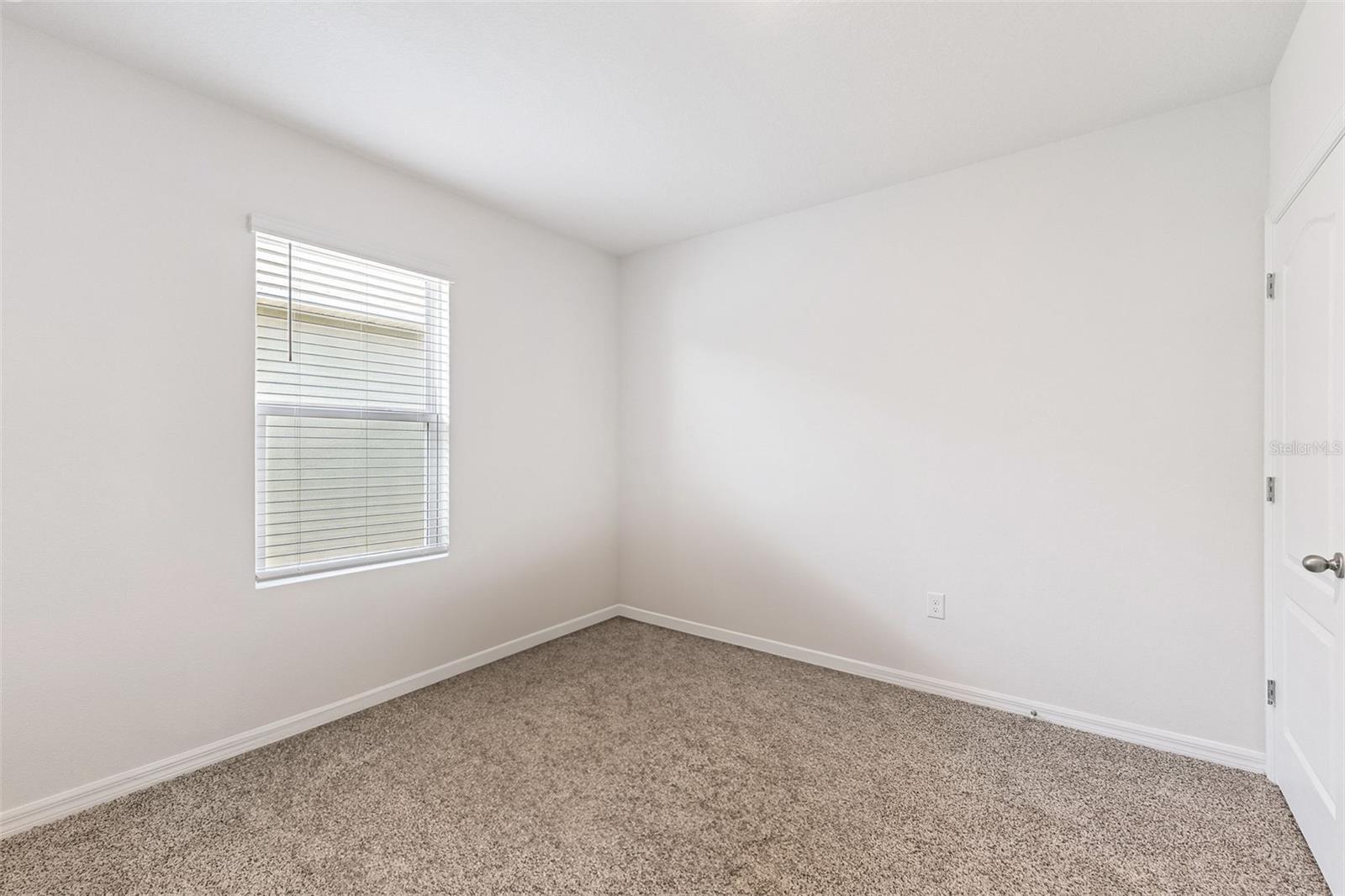 Image 21 of 35 For 2270 Lake Preserve Circle