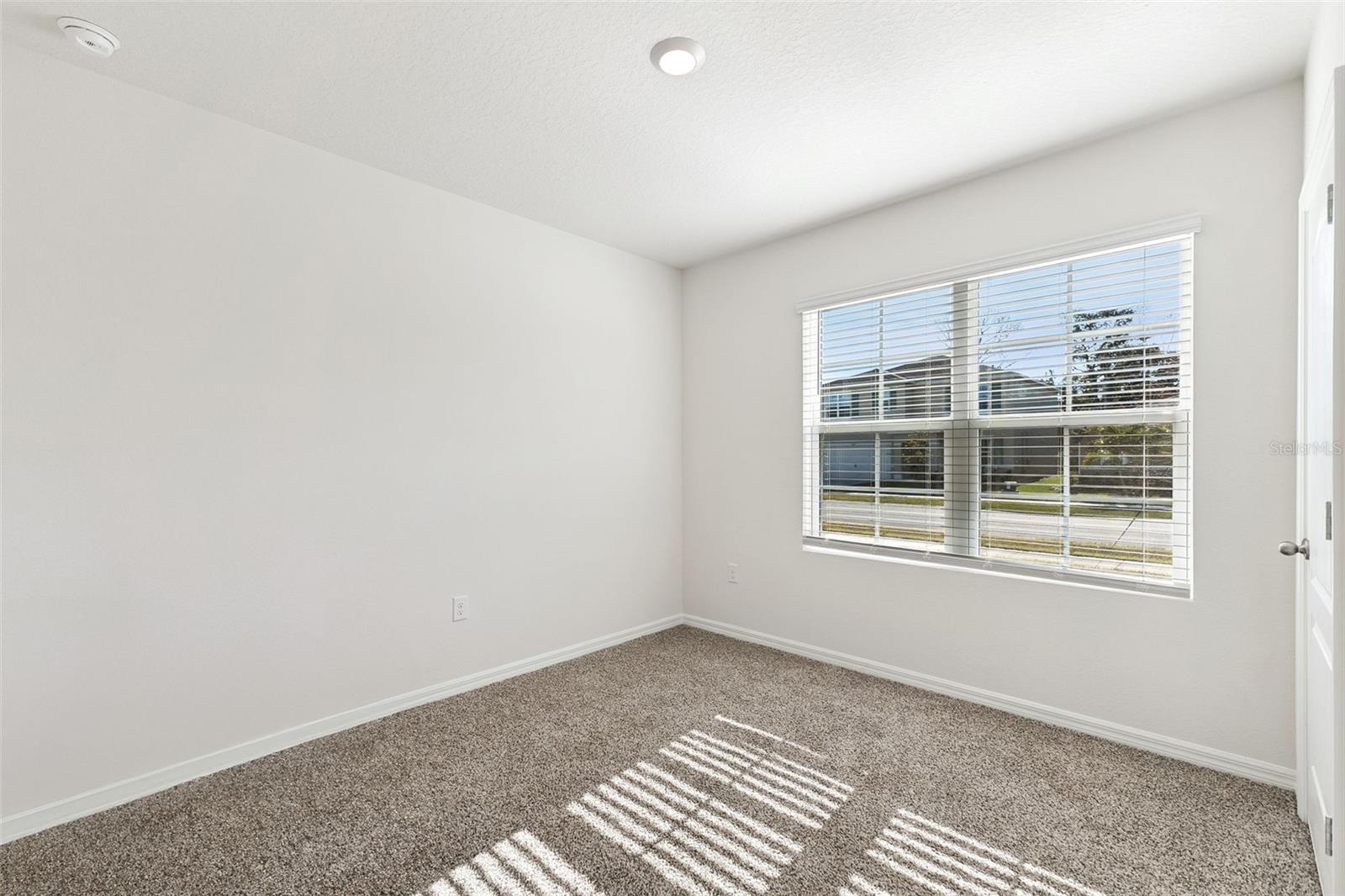 Image 22 of 35 For 2270 Lake Preserve Circle