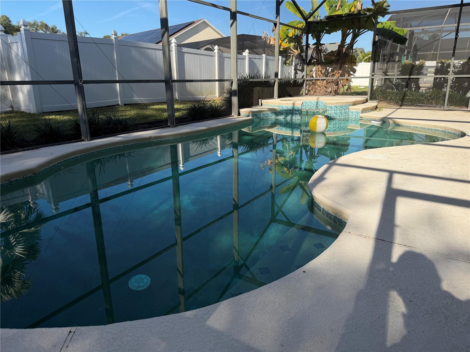 Image 2 of 2 For 2915 Blooming Alamanda Loop