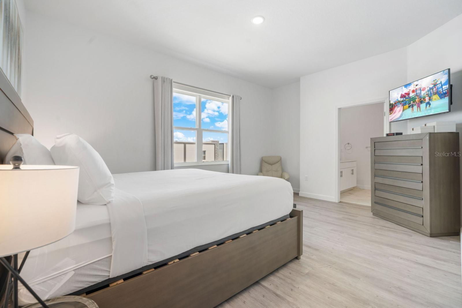 Image 22 of 28 For 384 Famagusta Drive