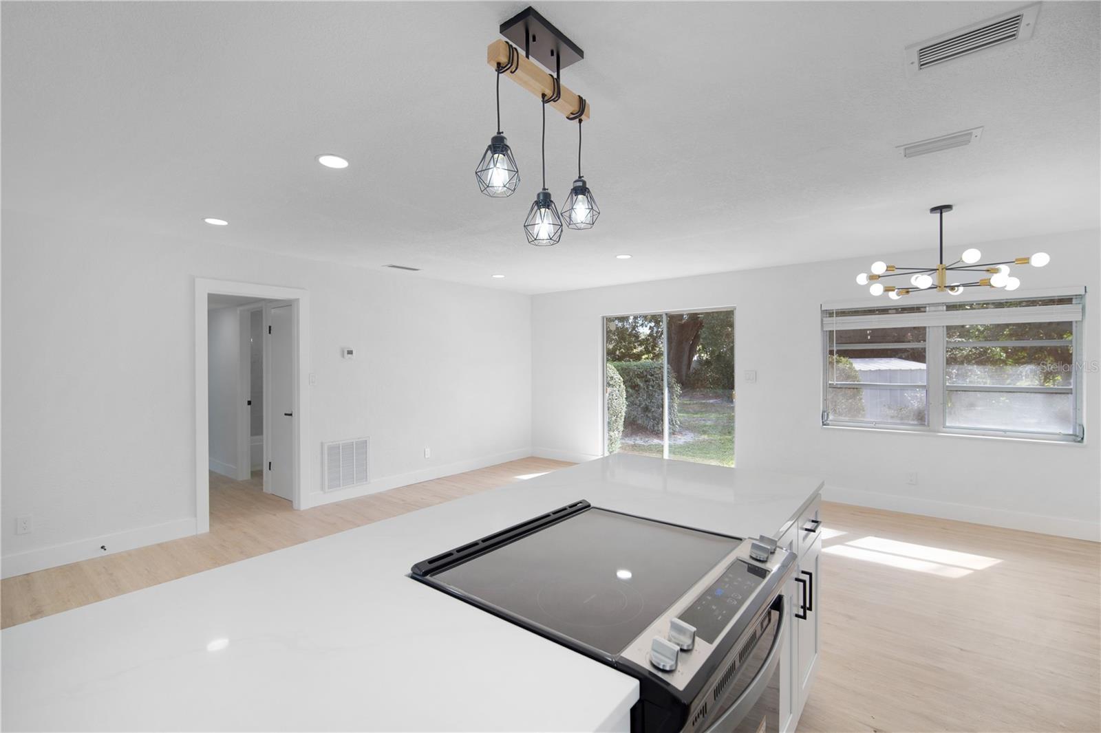 Image 13 of 47 For 209 Satsuma Drive