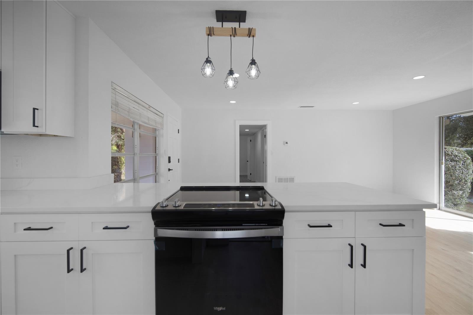 Image 14 of 47 For 209 Satsuma Drive