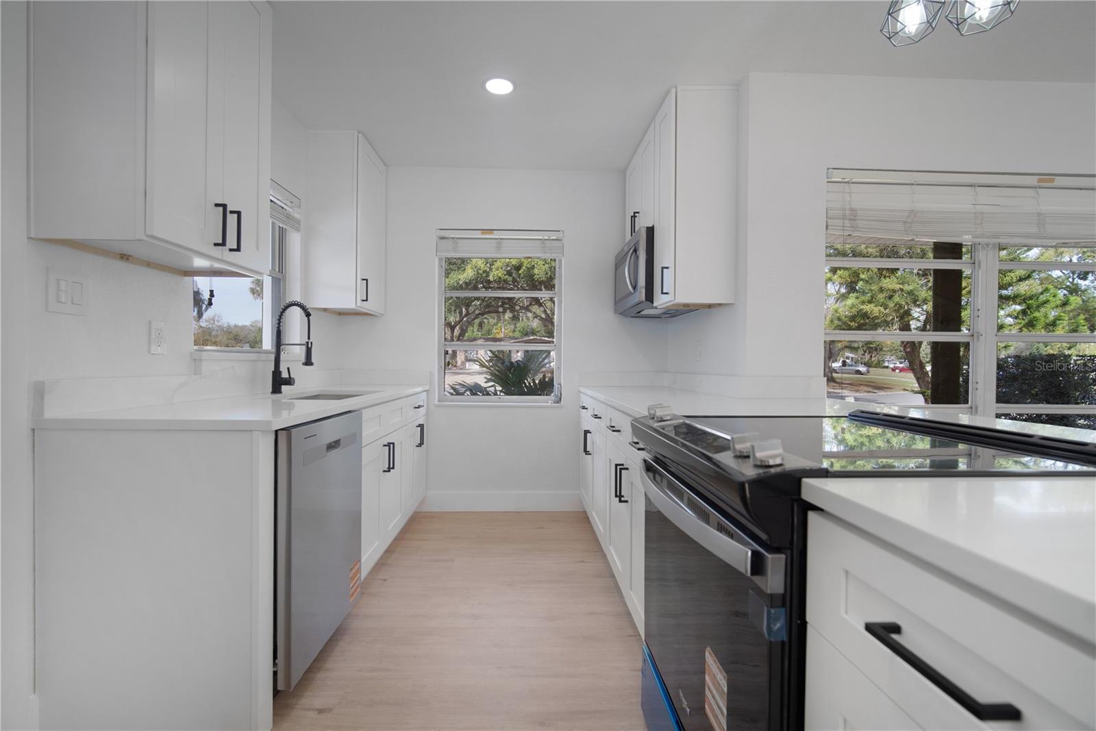 Image 16 of 47 For 209 Satsuma Drive