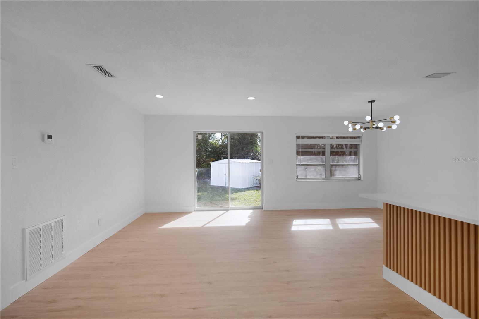 Image 17 of 47 For 209 Satsuma Drive