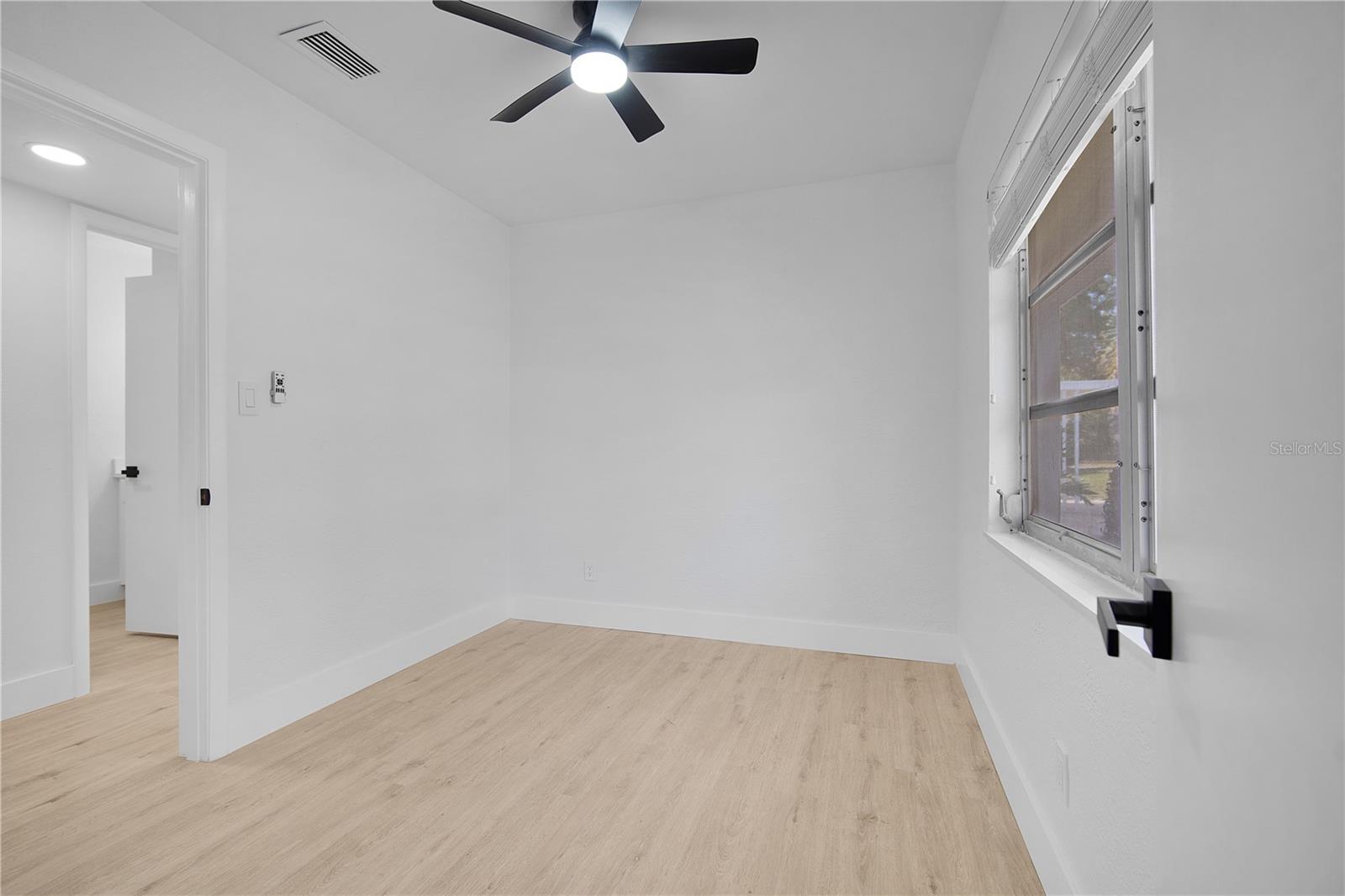 Image 28 of 47 For 209 Satsuma Drive