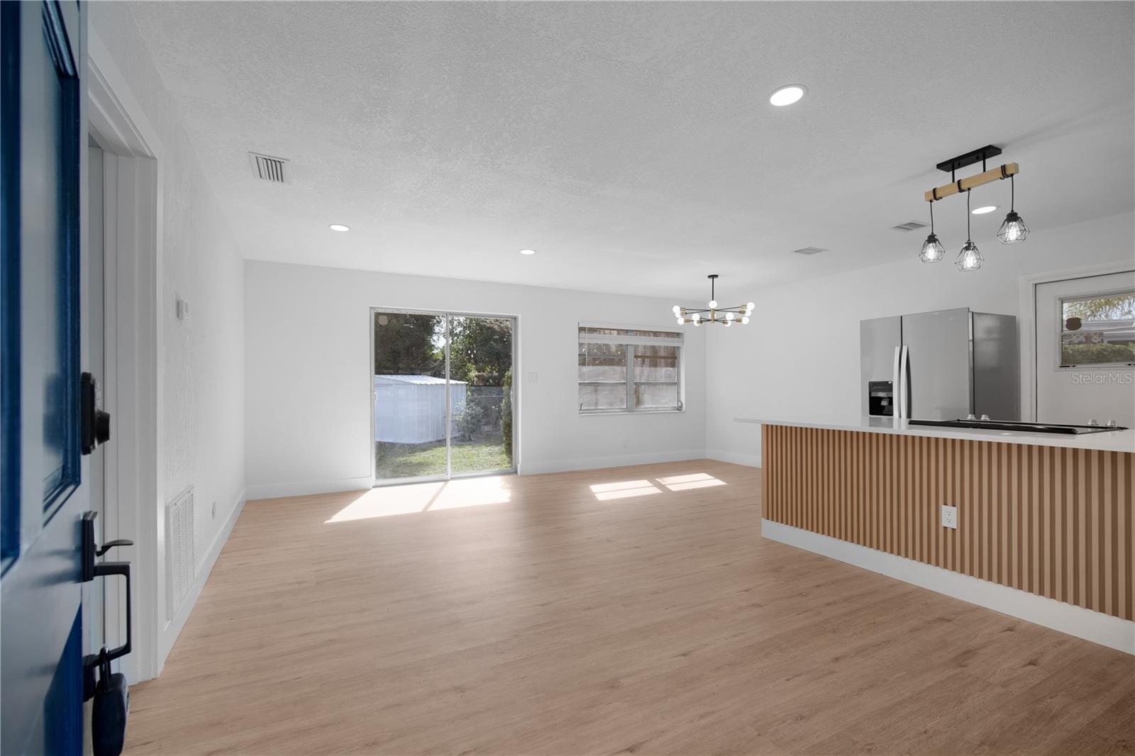 Image 7 of 47 For 209 Satsuma Drive