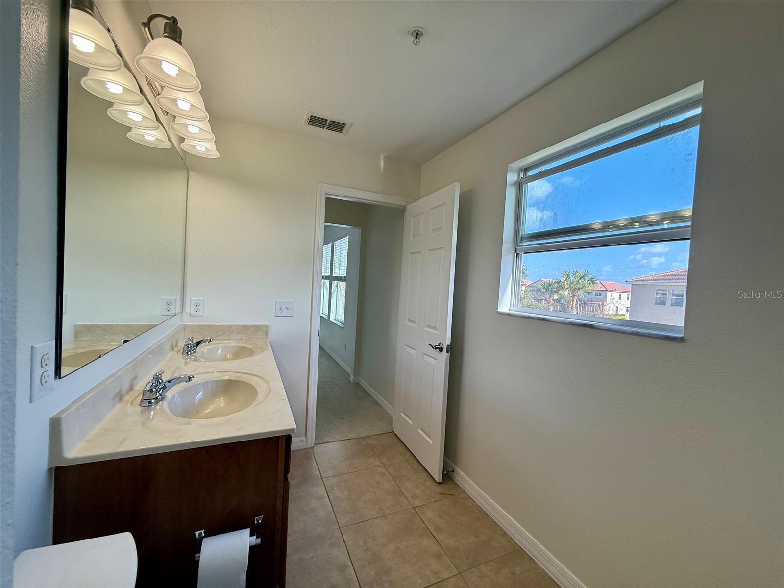 Image 8 of 43 For 2090 Water Tupelo Way