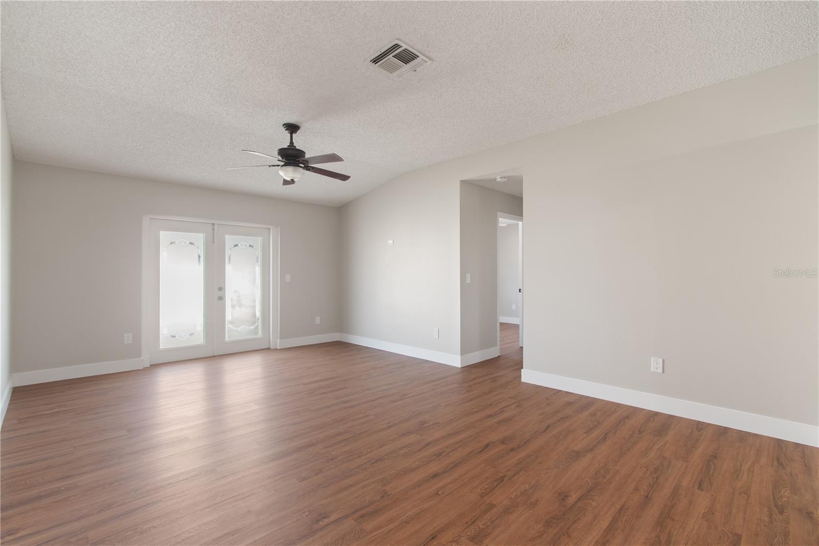 Image 11 of 26 For 304 Cello Circle