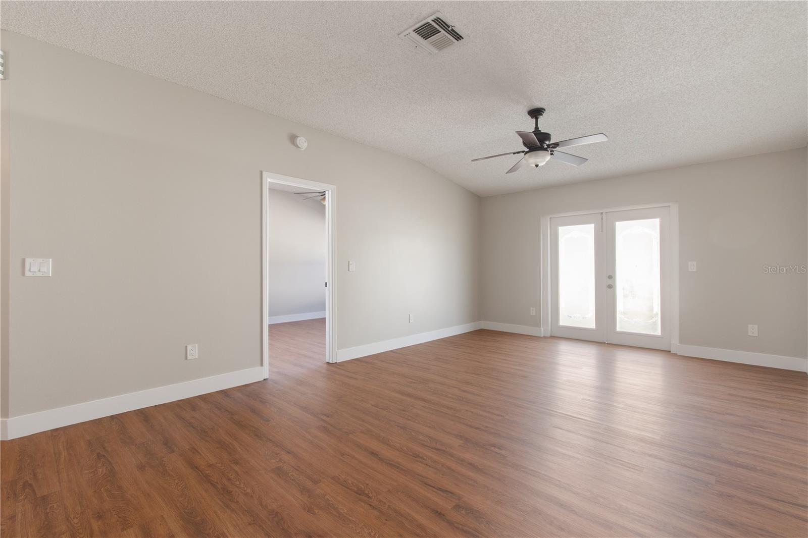 Image 14 of 26 For 304 Cello Circle