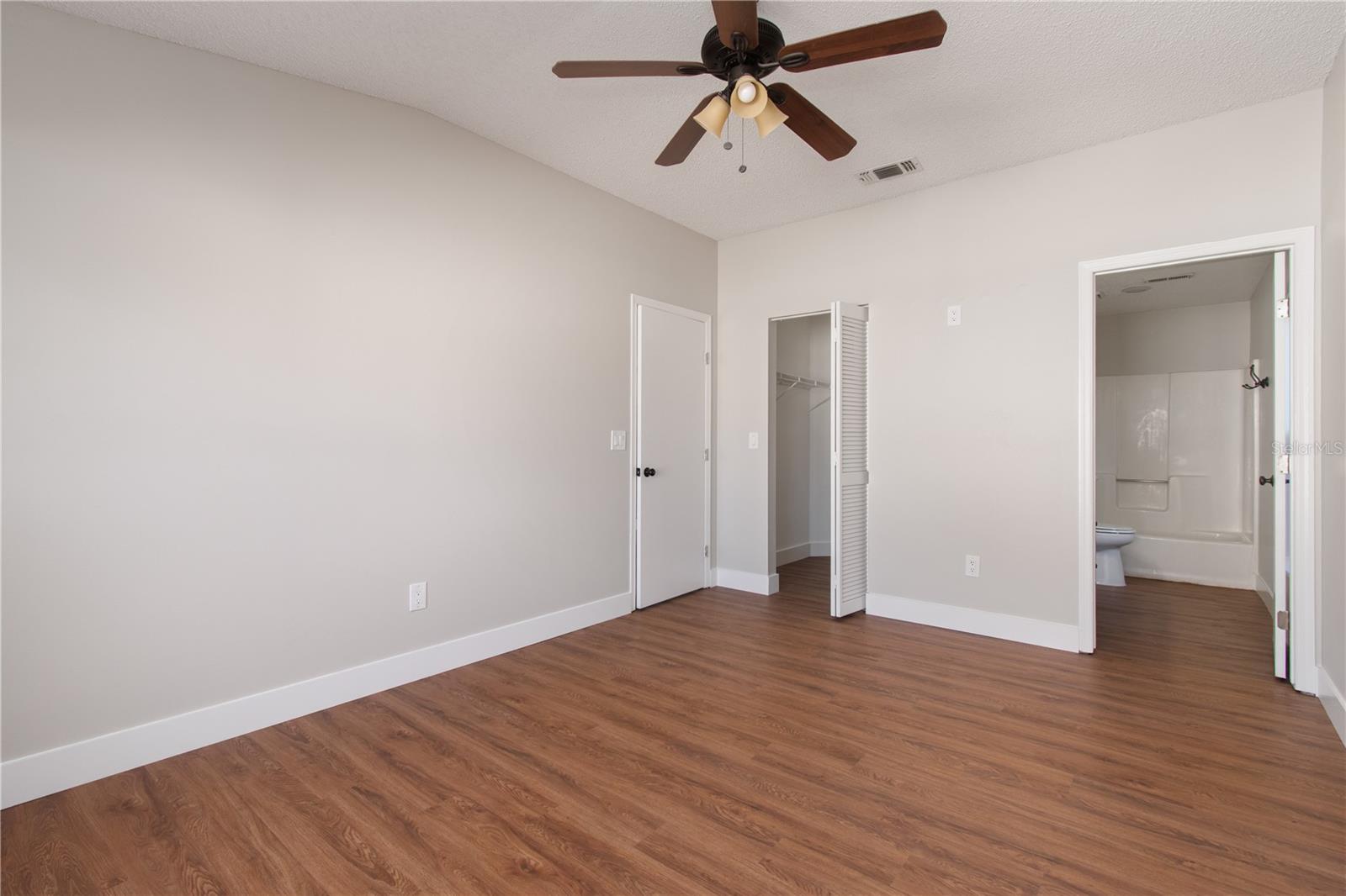 Image 17 of 26 For 304 Cello Circle