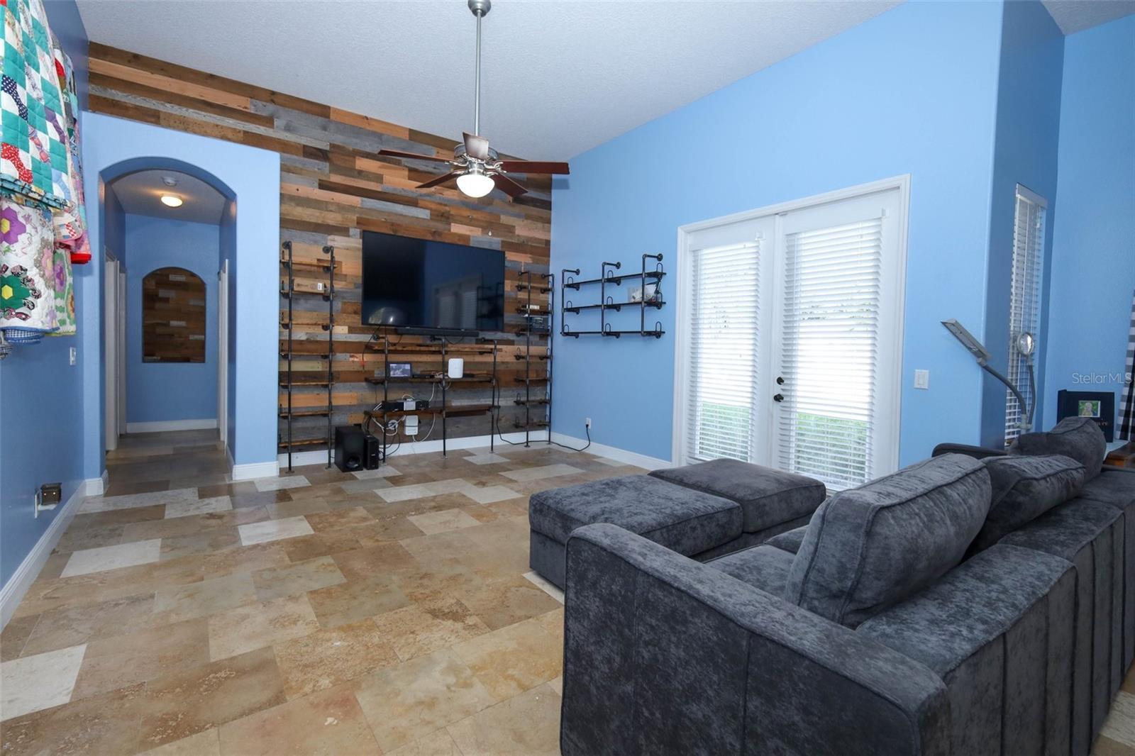 Image 18 of 43 For 1620 Parkglen Circle