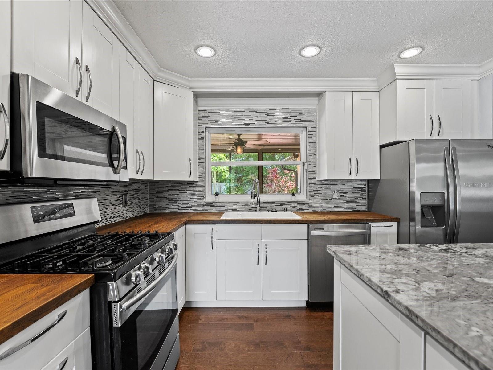 Image 10 of 31 For 8007 Cote Court