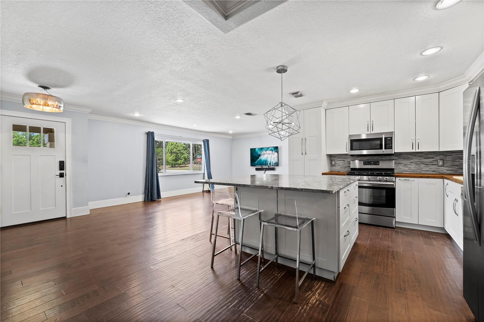 Image 12 of 31 For 8007 Cote Court