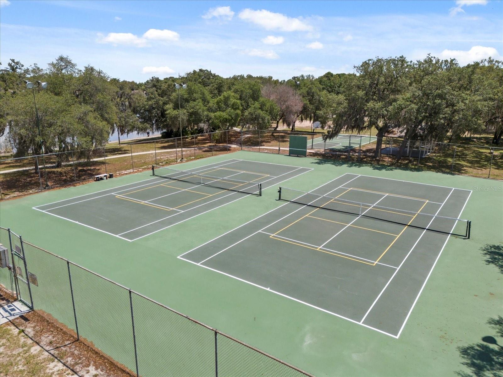 Image 26 of 31 For 8007 Cote Court