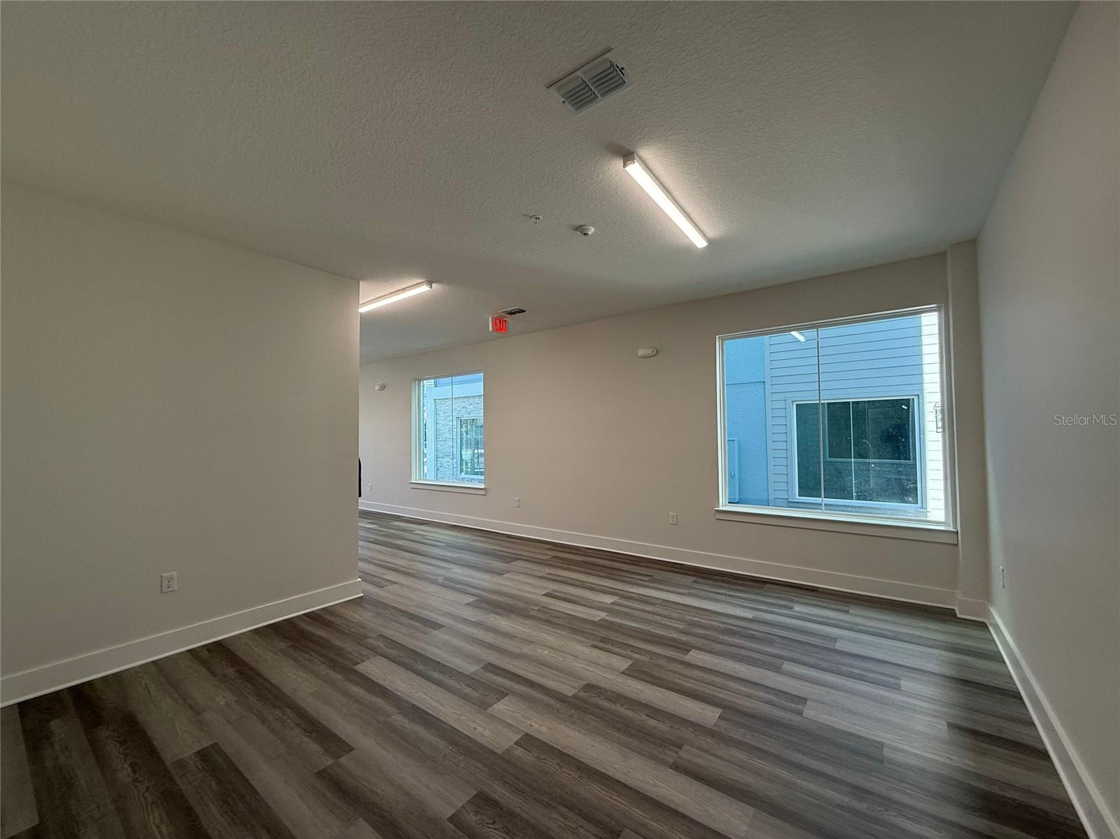 Image 5 of 10 For 917 City Walk Lane