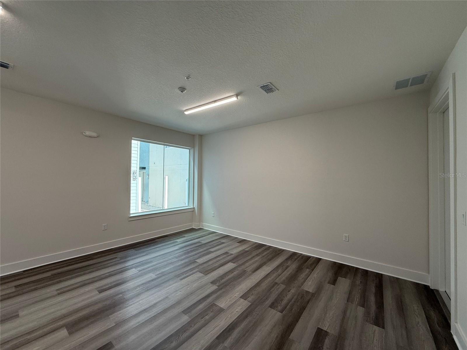 Image 8 of 10 For 917 City Walk Lane