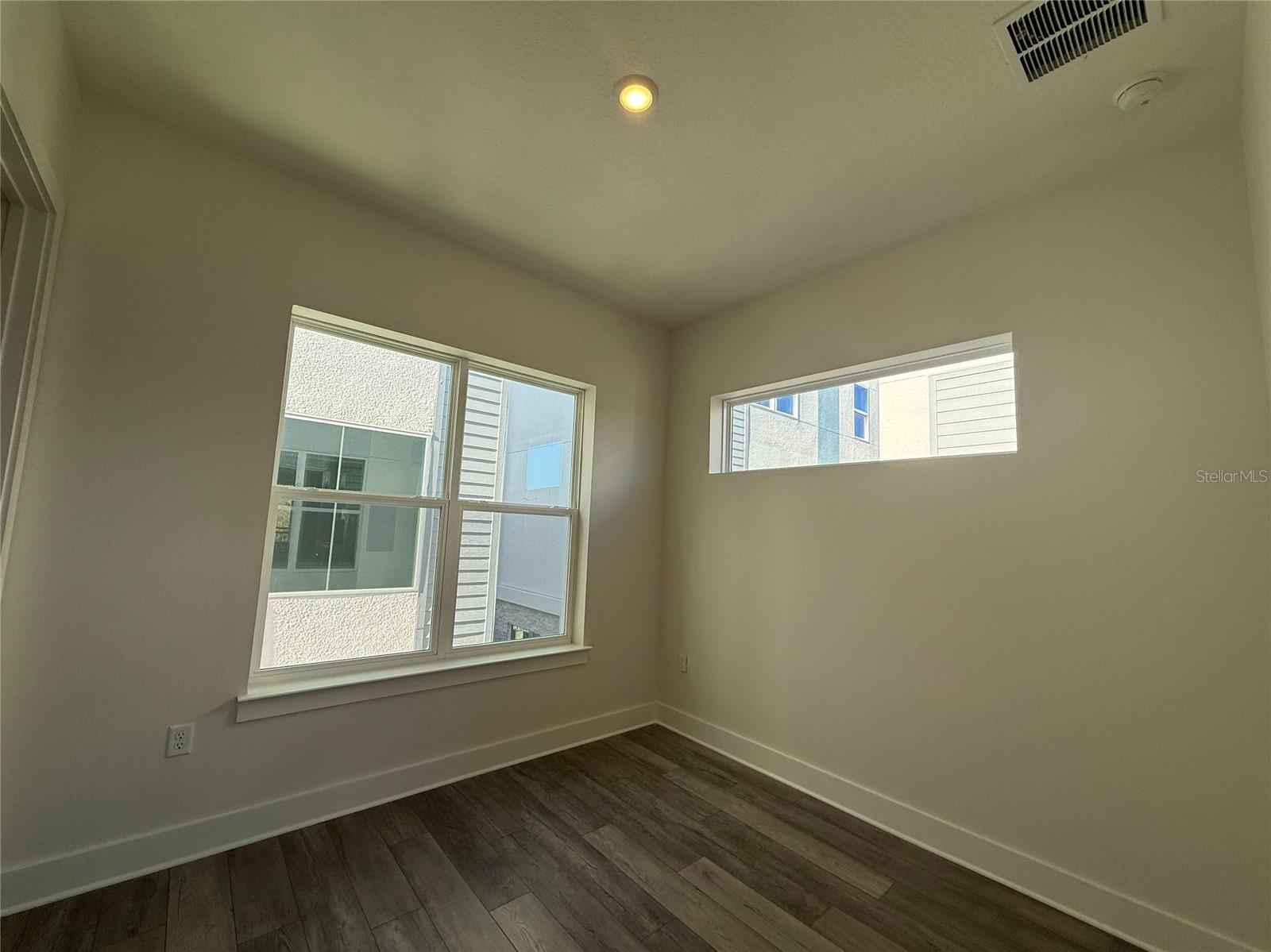 Image 6 of 13 For 918 Tetbury Loop