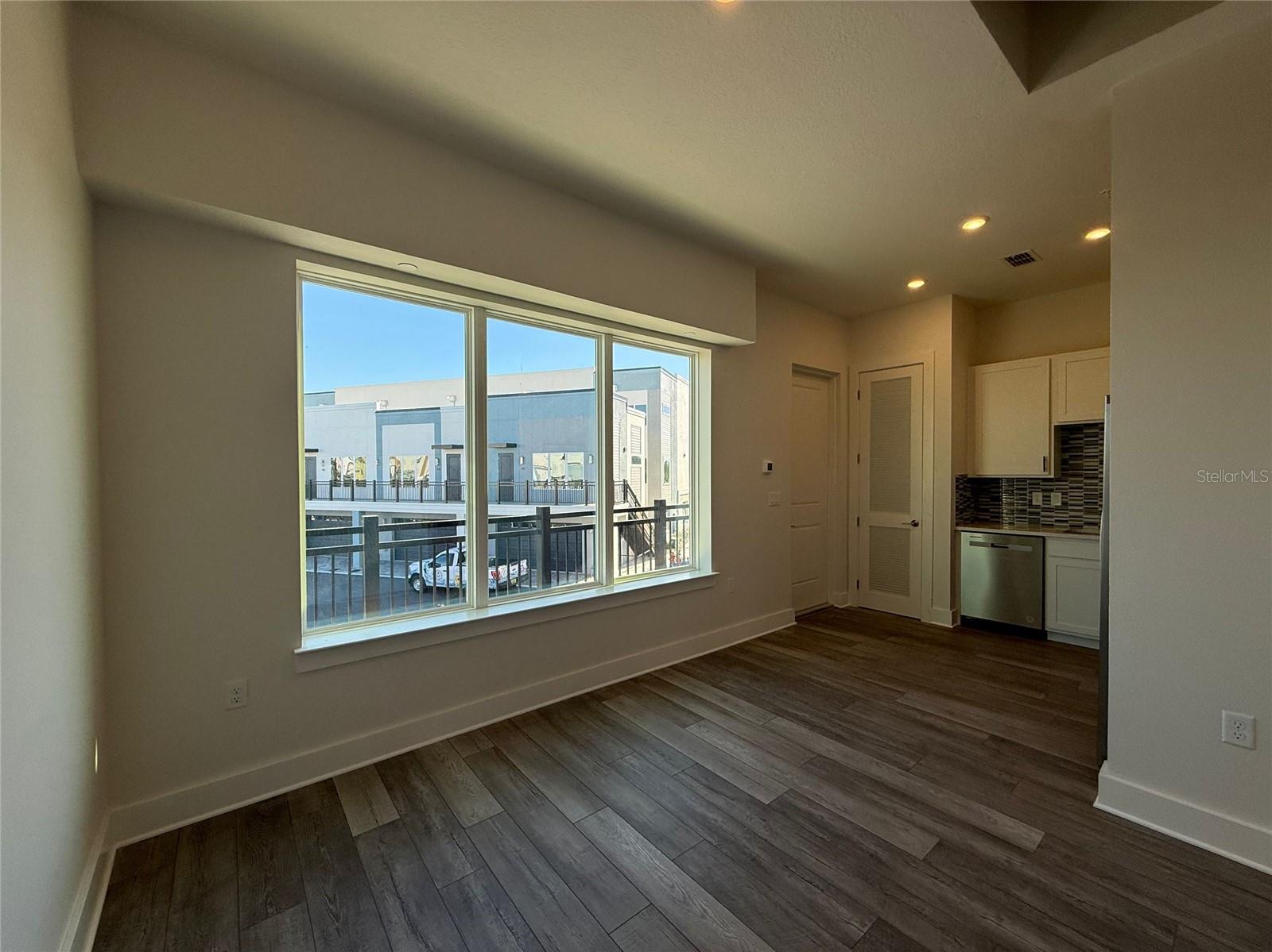 Image 7 of 13 For 918 Tetbury Loop