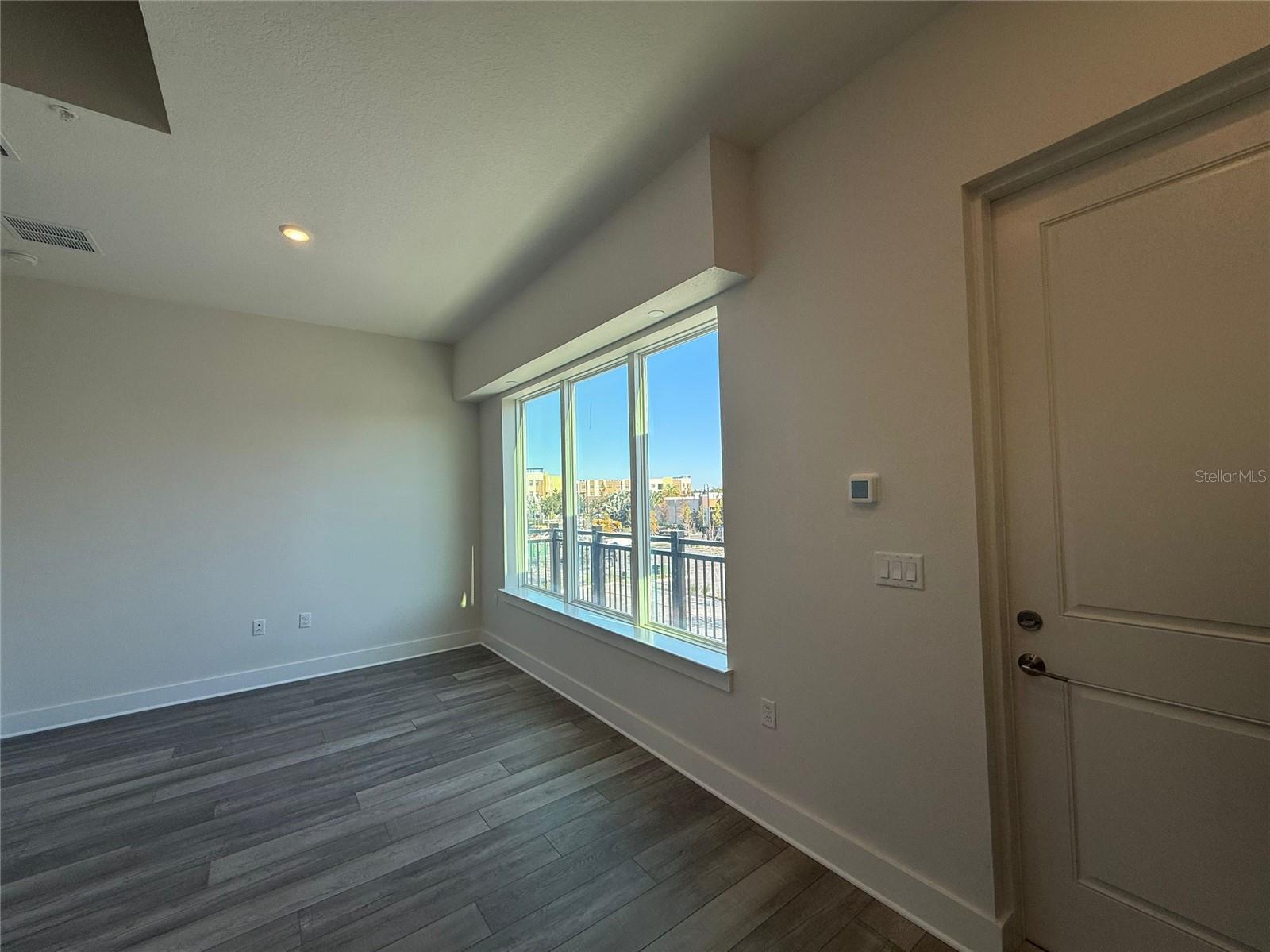 Image 8 of 13 For 918 Tetbury Loop