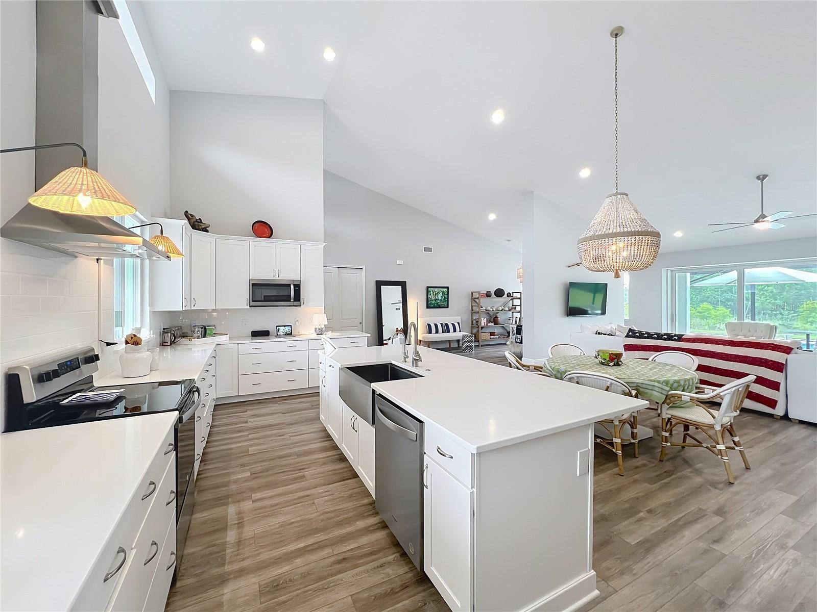 Image 11 of 66 For 10224 Bay Lake Road